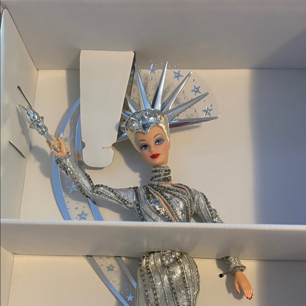 Bob Mackie Lady Liberty Barbie - Picture 2 of 10